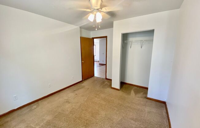 3 beds, 1 bath, $1,550, Unit 5