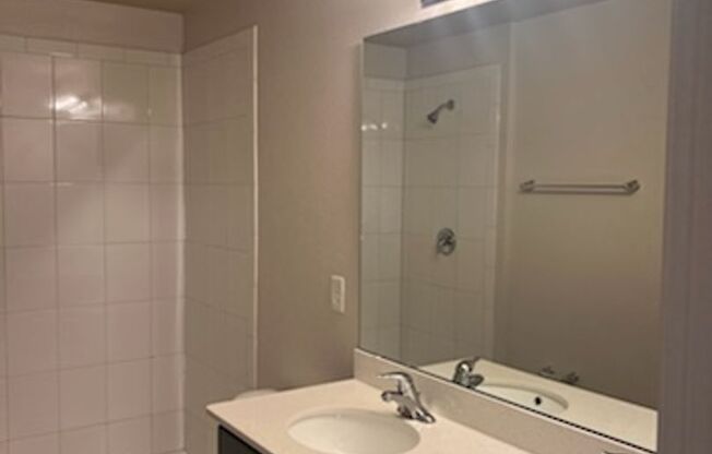 Beautiful 2 Bedroom 2 Bath Duplex Located in Palm Coast