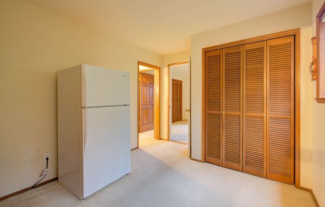 3 beds, 2.5 baths, $3,700