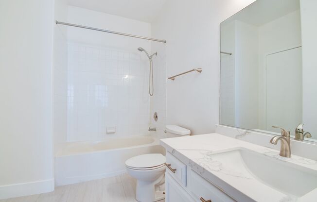 2 beds, 2 baths, $1,700, Unit # 41 2067