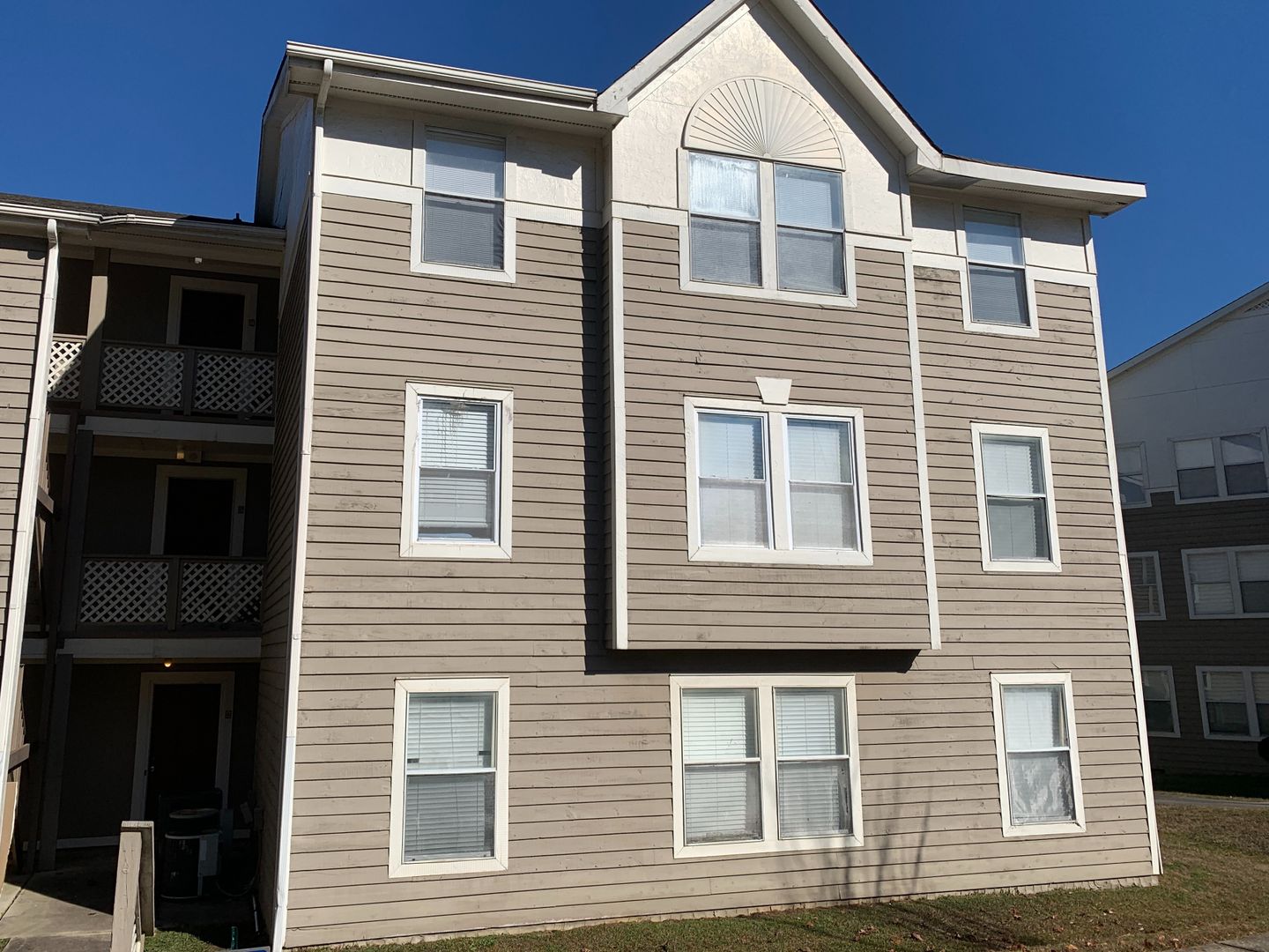 1014-4 Woodcreek Drive~Fayetteville NC