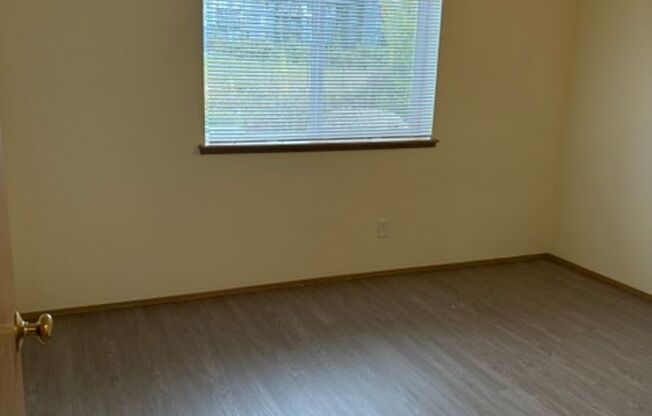 3 beds, 2 baths, 1,002 sqft, $1,800, Unit 63-305