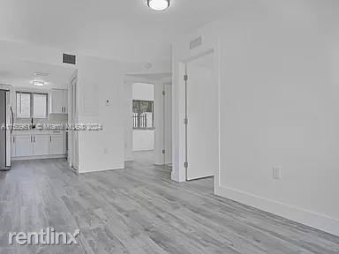 3417 NW 22nd Ave Apt 11