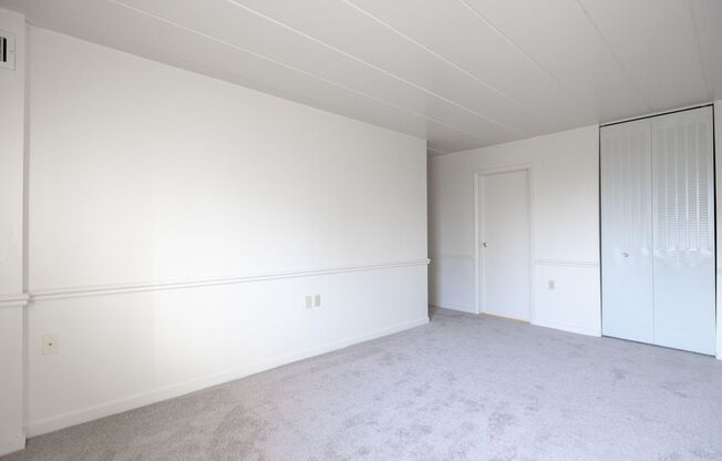 3 beds, 2 baths, 1,166 sqft, $1,550, Unit Unit 605