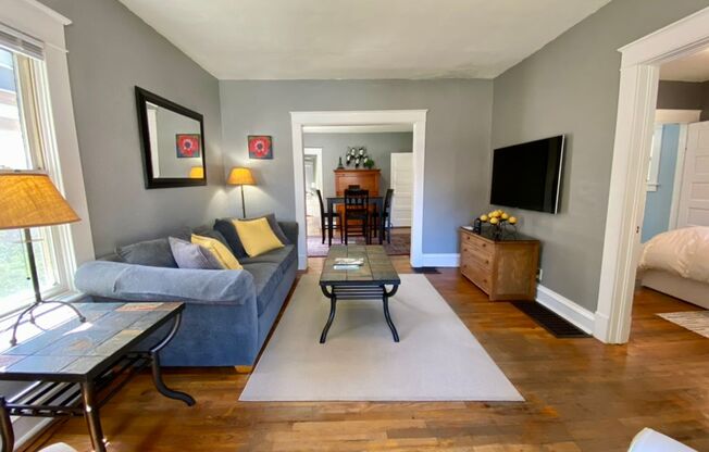 Two Bed Two Bath Home in West Plaza