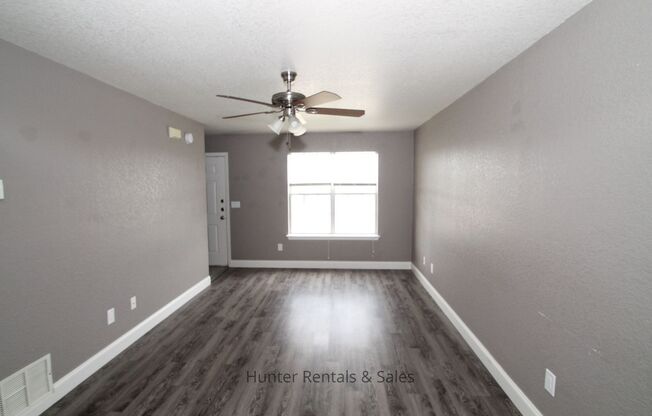 2 beds, 1.5 baths, $850, Unit Unit C