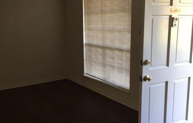 2 beds, 1 bath, 990 sqft, $1,165, Unit 3314