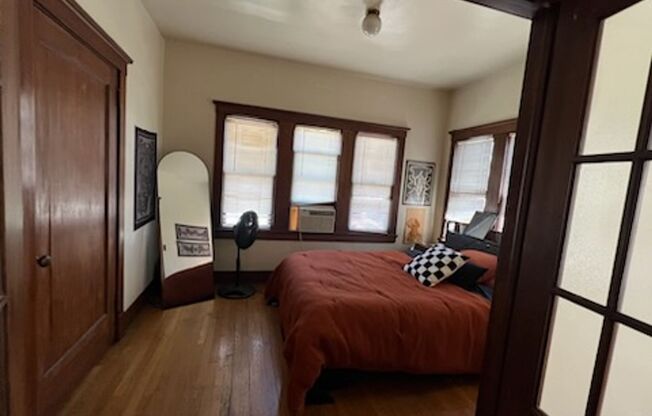 1561 N Van Ness Ave