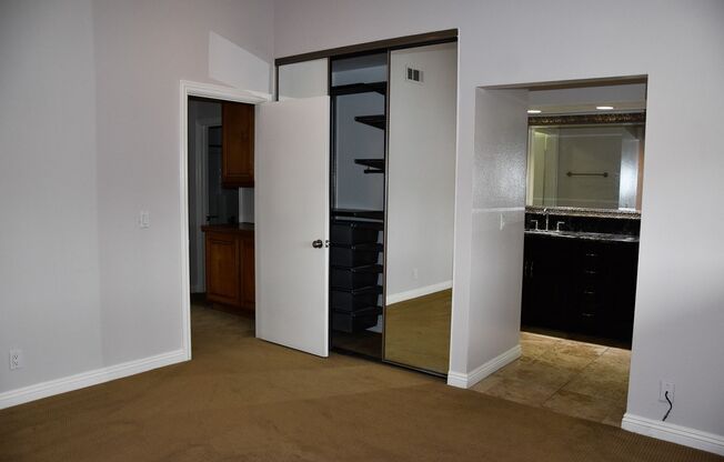 3 beds, 2.5 baths, $4,350, Unit # 11