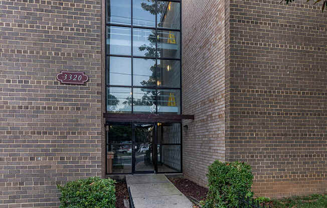 Welcome to Riverbend Apartments in D.C.:Discover Unparalleled Value & Convenience