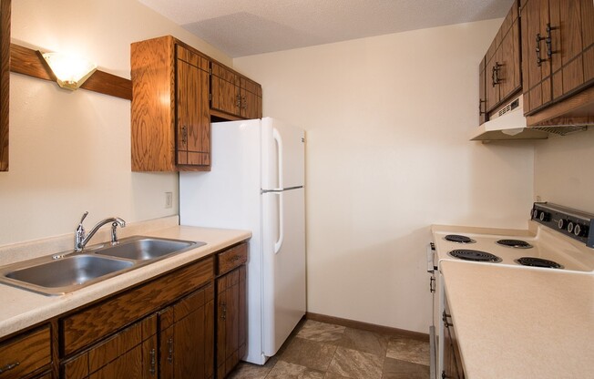 2 beds, 1 bath, 850 sqft, $900, Unit 942-08