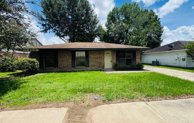 207 CASE LN