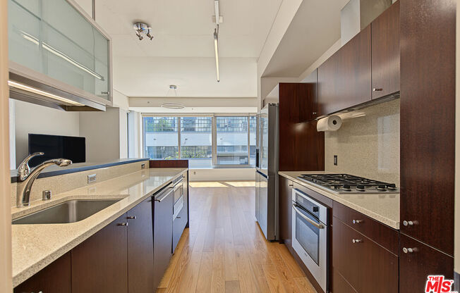 1 bed, 1.5 baths, 1,090 sqft, $3,000, Unit 302