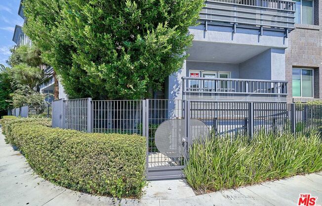 1 bed, 1 bath, 700 sqft, $2,700, Unit 103