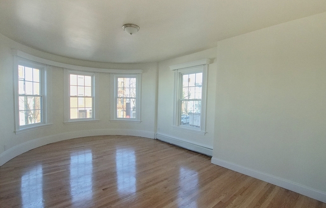 1 bed, 1 bath, 450 sqft, $2,700, Unit 10