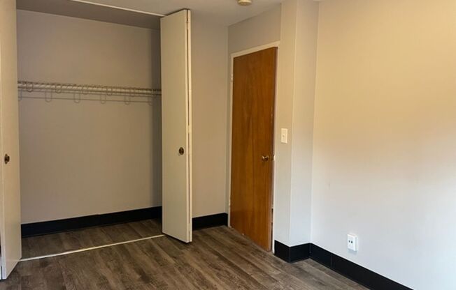 1 bed, 1 bath, 600 sqft, $999, Unit 34