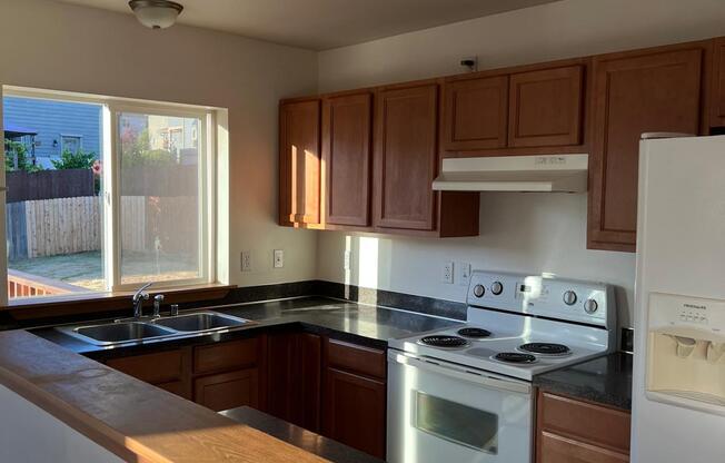 407 NE MAX WILLIAM LOOP