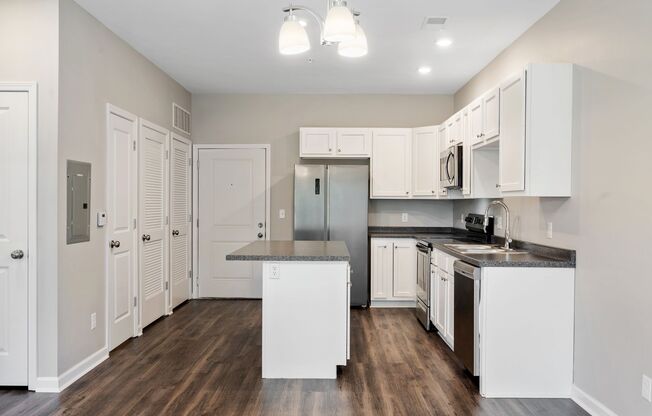 1 bed, 1 bath, 655 sqft, $925, Unit 318 E. St. Cath #200