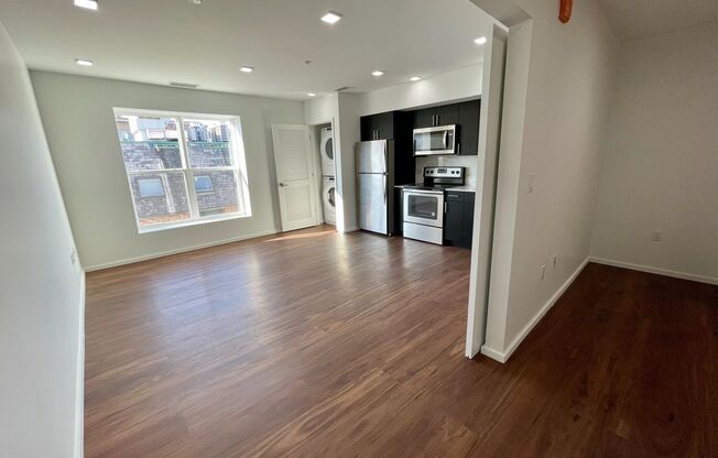 1 bed, 1 bath, 518 sqft, $1,585, Unit 614