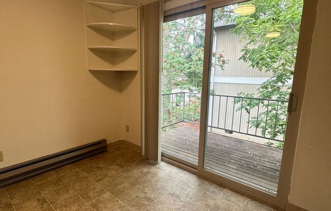 2 beds, 1 bath, $1,250