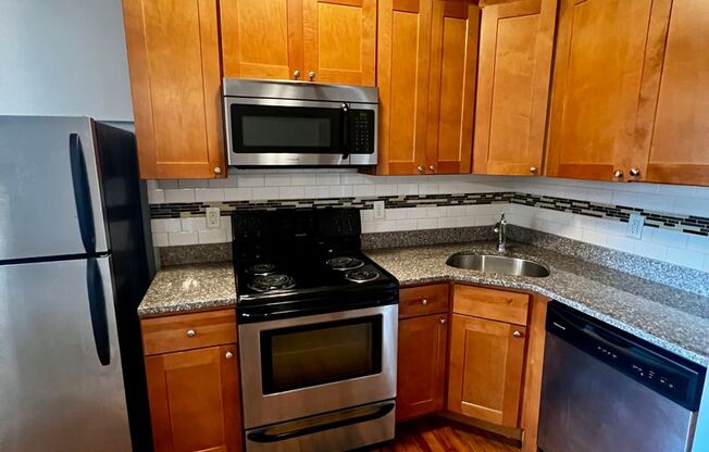2 beds, 1 bath, $1,420, Unit Apt. 304