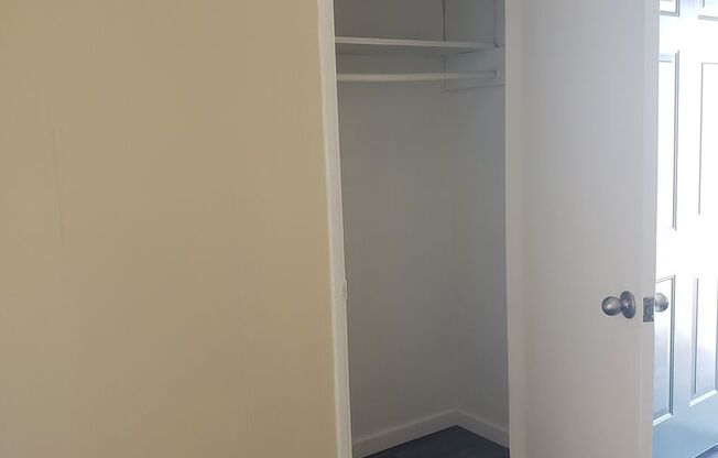 Studio, 1 bath, 400 sqft, $1,510, Unit 10