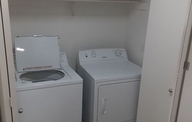 2 beds, 1 bath, 848 sqft, $1,900, Unit 1802