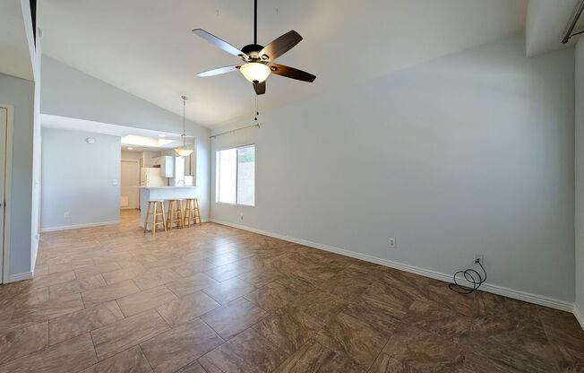 2 Bedroom Condo in the Sonoma Village Community Near W Elliot Rd and N Arizona Ave!