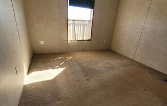 2 beds, 1 bath, $575