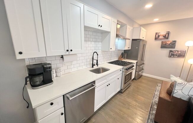 1 bed, 1 bath, 600 sqft, $2,950, Unit 47-49 Walnut St Unit 1R