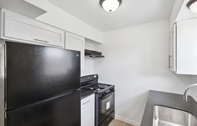 1 bed, 1 bath, 800 sqft, $875