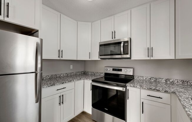 2 beds, 1 bath, 1,207 sqft, $1,995, Unit 04 2369 R