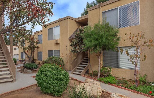 2 beds, 1 bath, 825 sqft, $2,100, Unit 18