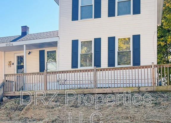 1104 3 ST NW