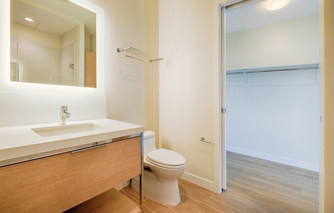 1 bed, 1 bath, 815 sqft, $4,800, Unit 25H
