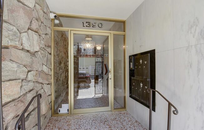 1390 Jackson