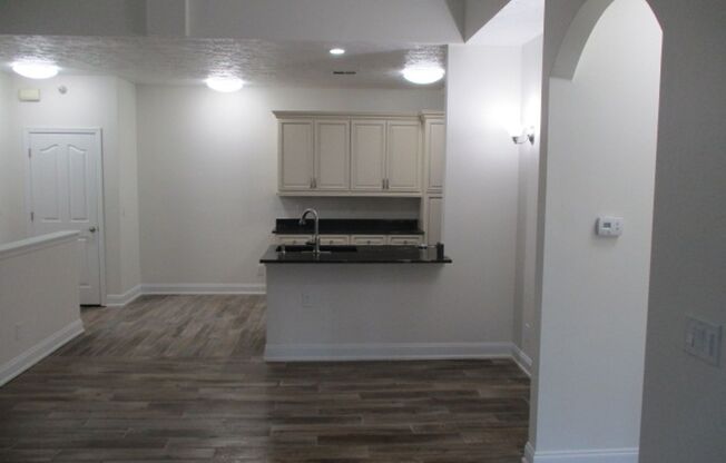 1 bed, 1 bath, 860 sqft, $1,500, Unit 211-05