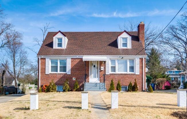 121 ONONDAGA DR