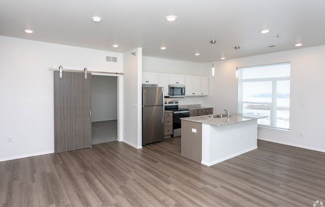 3 beds, 2 baths, 1,378 sqft, $1,915, Unit 337