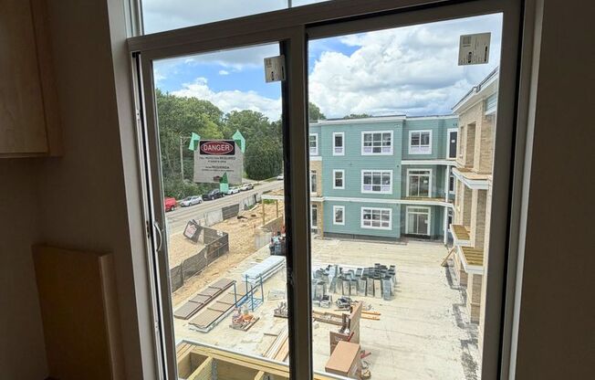Studio, 1 bath, 499 sqft, $1,595, Unit 202
