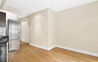 1 bed, 1 bath, $4,100, Unit 4-B