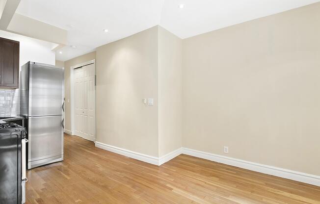 1 bed, 1 bath, $4,100, Unit 4-B
