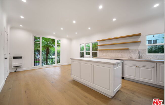 101 N CLARK DR