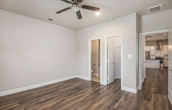 Beautiful updated duplex in the Heart of Fort Worth!