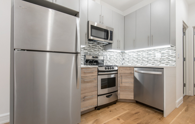 41 MASPETH AVE