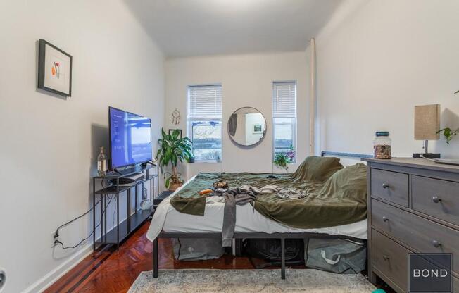 227 RIVERSIDE DR