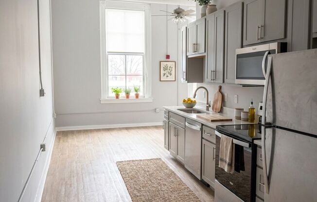 1 bed, 1 bath, 450 sqft, $995, Unit 105