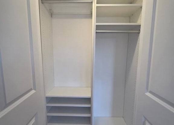 2 beds, 1 bath, $2,250, Unit 603