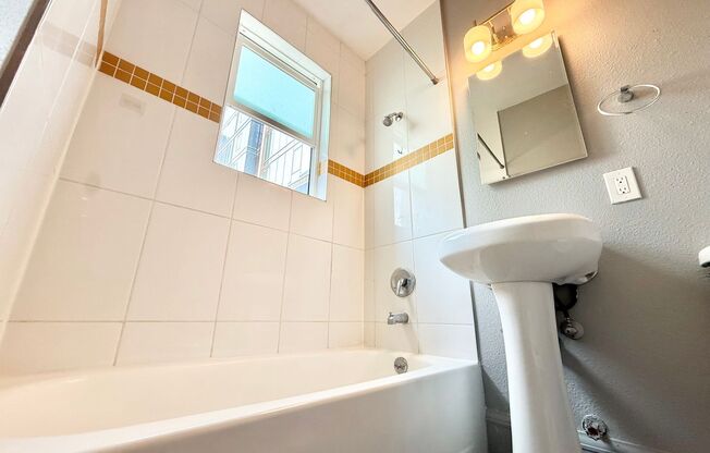 1 bed, 1 bath, 348 sqft, $1,225, Unit 203
