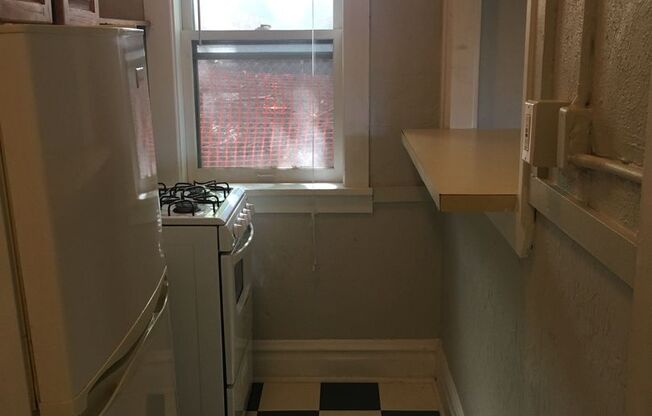 Studio, 1 bath, $775, Unit 110